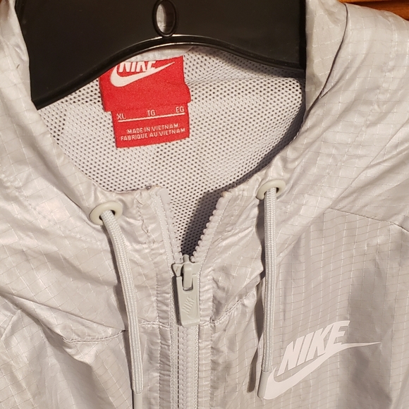 Like New Nike Windbreaker Worn 2x Size XL - Picture 3 of 7